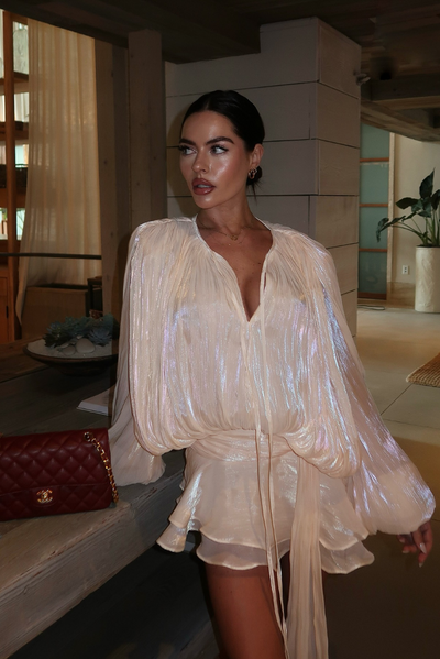 Mikai - Elegante minivestido drapeado con volantes