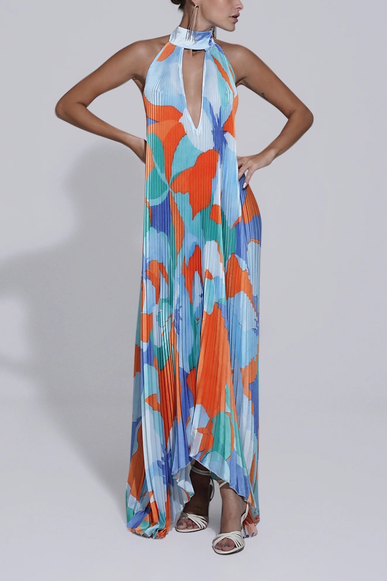 Shalia - Vestido largo plisado con cuello halter sensual