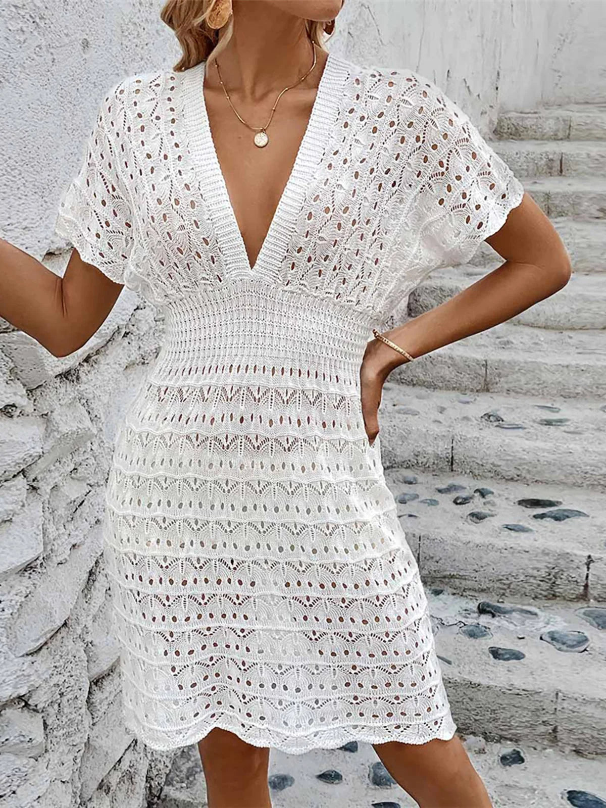 Klarisse - Chic Short Sleeve V-Neck Mini Dress