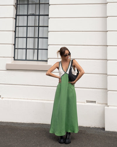 Jacky - Vestido largo ligero con cuello en V